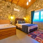 Villa Beyza - 2 Bedrooms With Jacuzzi In