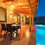 Villa Beyza - 2 Bedrooms With Jacuzzi In *