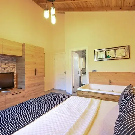 Βίλα Beyza - 2 Bedrooms With Jacuzzi In *