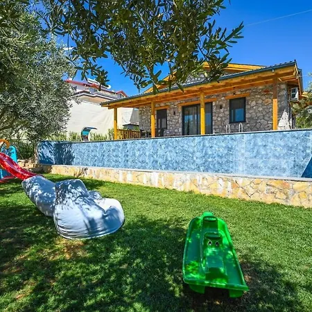 Beyza - 2 Bedrooms With Jacuzzi In Βίλα