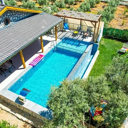 Villa Beyza - 2 Bedrooms With Jacuzzi In *