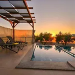 Villa Beyza - 2 Bedrooms With Jacuzzi In