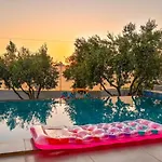 Beyza - 2 Bedrooms With Jacuzzi In Вилла *